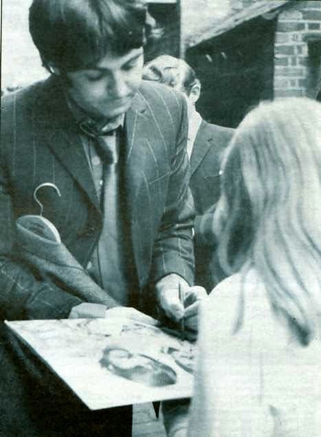 McCartney with Records5