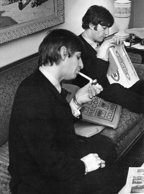 tumblr_mg1742ccAA1qdvsg8o1_500