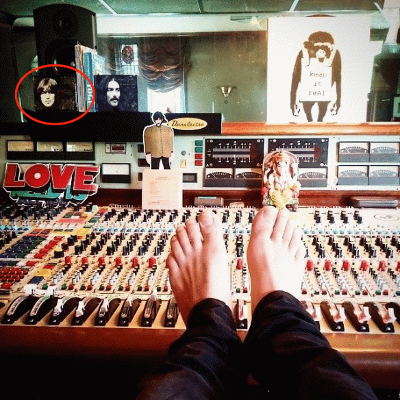 Apple Years Hint Photo